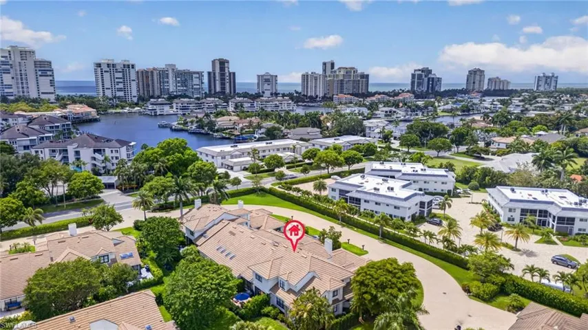 4030  Crayton  RD, Naples, FL 34103