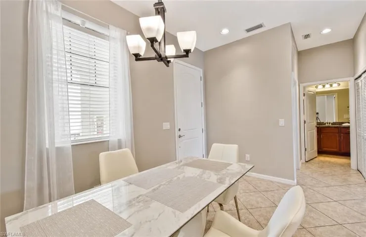 15098 Palmer Lake Cir 204, Naples, Florida 34109