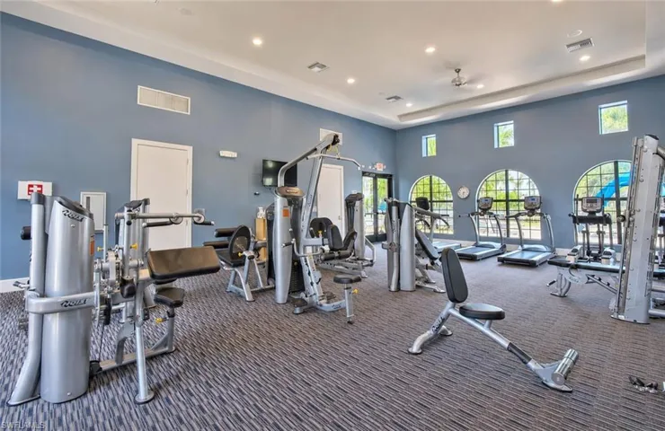 15098 Palmer Lake Cir 204, Naples, Florida 34109