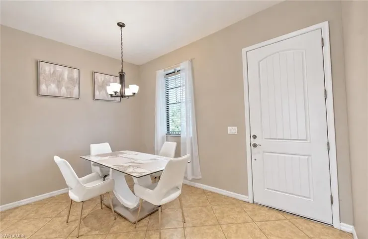 15098 Palmer Lake Cir 204, Naples, Florida 34109