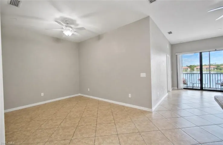 15098 Palmer Lake Cir 204, Naples, Florida 34109