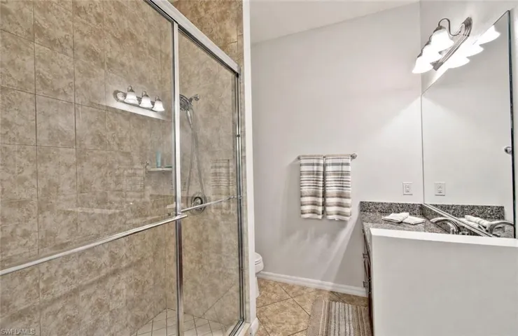15098 Palmer Lake Cir 204, Naples, Florida 34109