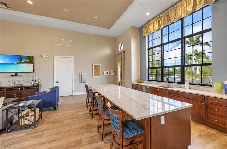 15098 Palmer Lake Cir 204, Naples, Florida 34109
