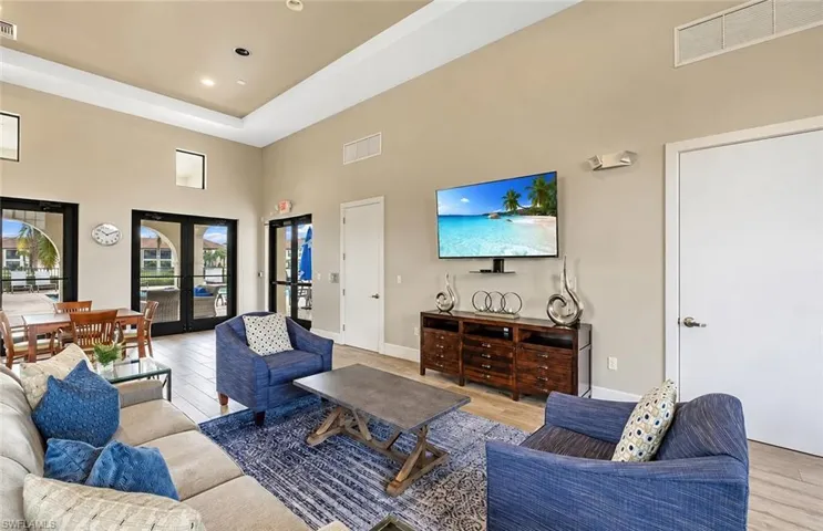 15098 Palmer Lake Cir 204, Naples, Florida 34109