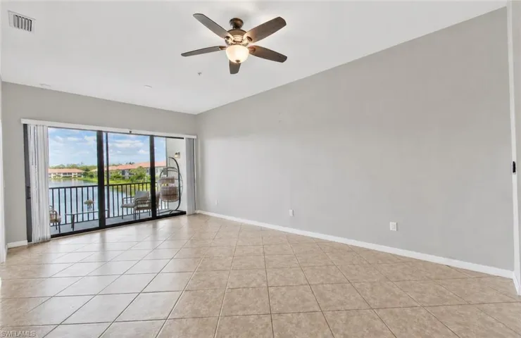 15098 Palmer Lake Cir 204, Naples, Florida 34109