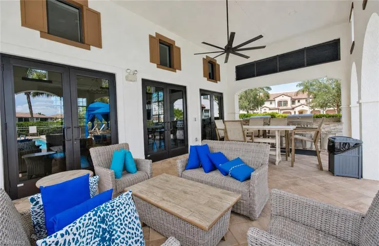 15098 Palmer Lake Cir 204, Naples, Florida 34109