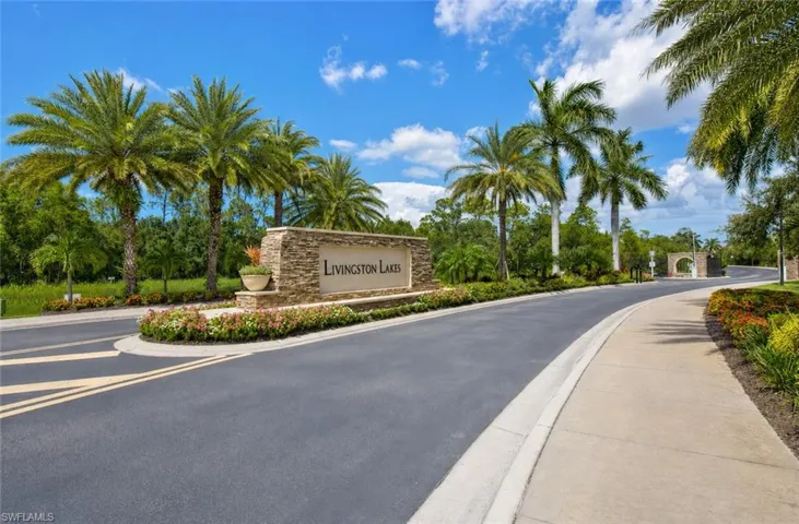 15098 Palmer Lake Cir 204, Naples, Florida 34109