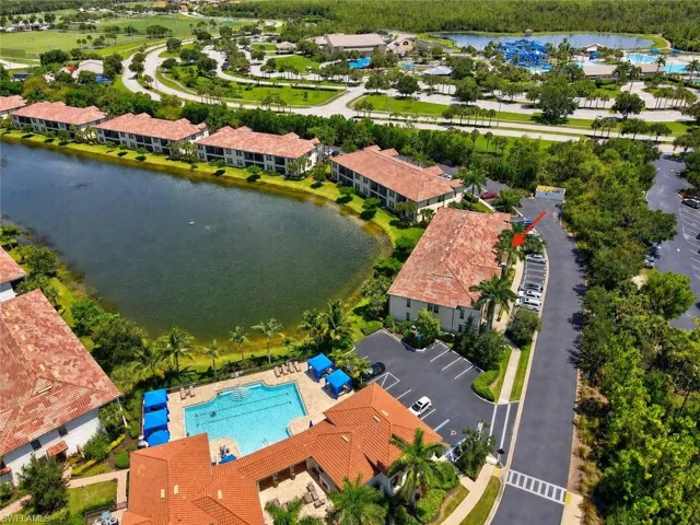 15098 Palmer Lake Cir 204, Naples, Florida 34109