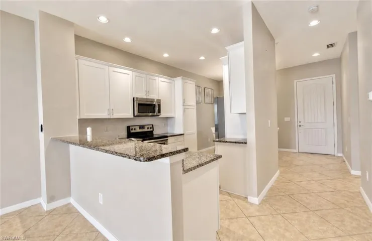 15098 Palmer Lake Cir 204, Naples, Florida 34109