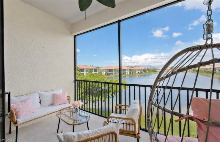 15098 Palmer Lake Cir 204, Naples, Florida 34109