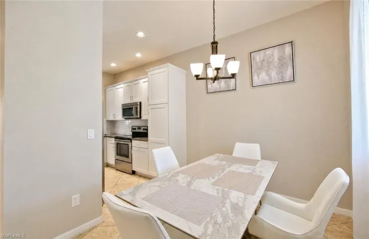 15098 Palmer Lake Cir 204, Naples, Florida 34109