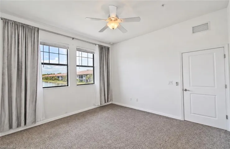 15098 Palmer Lake Cir 204, Naples, Florida 34109