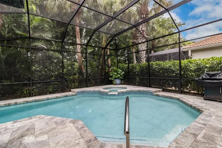 8828  Ventura  WAY, Naples, FL 34109