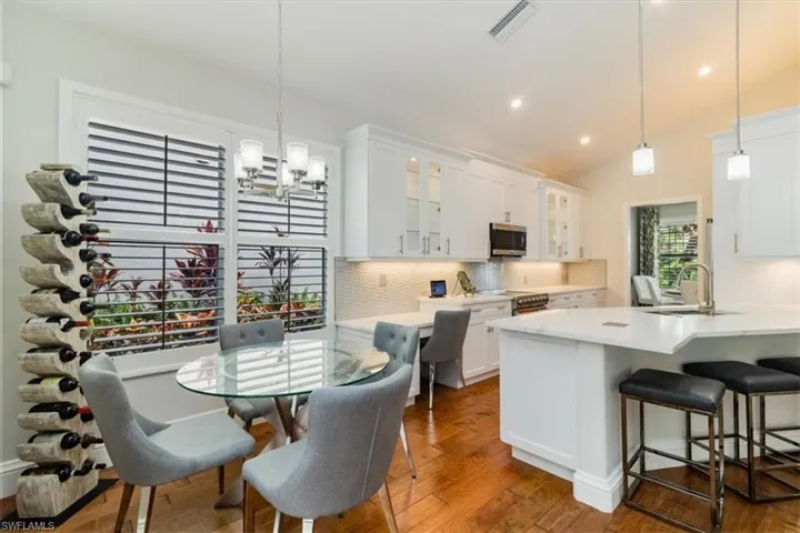 8828  Ventura  WAY, Naples, FL 34109
