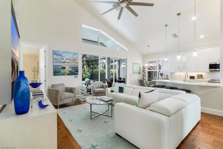 8828  Ventura  WAY, Naples, FL 34109