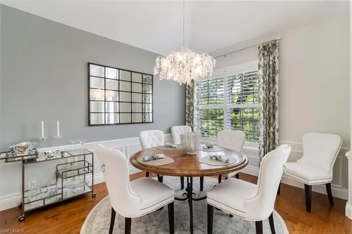 8828  Ventura  WAY, Naples, FL 34109