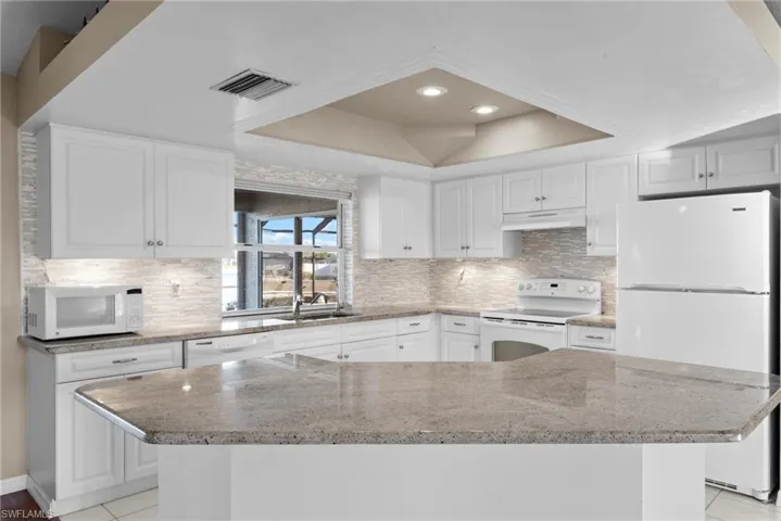 515  Gleason  PKWY, Cape Coral, FL 33914