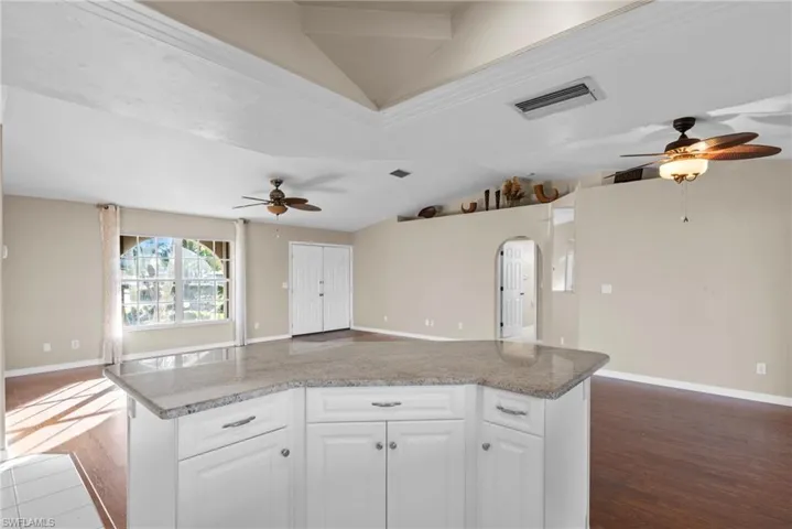 515  Gleason  PKWY, Cape Coral, FL 33914