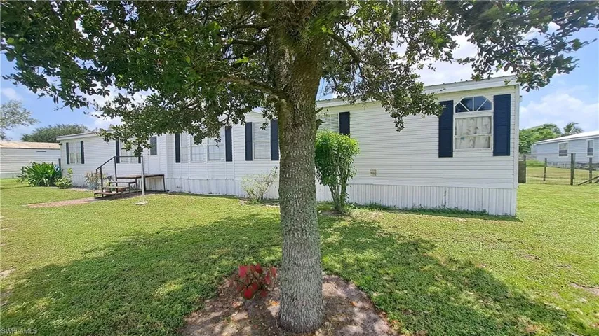 View of front of house with entry steps