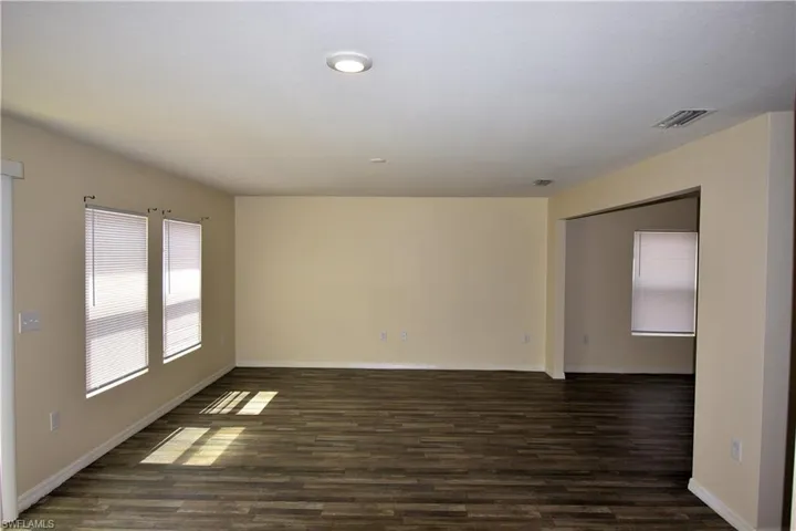 8 Nw 8th Ter, Cape Coral, Florida 33993