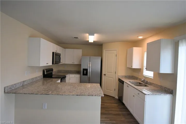 8 Nw 8th Ter, Cape Coral, Florida 33993