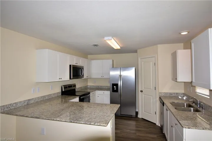 8 Nw 8th Ter, Cape Coral, Florida 33993