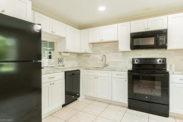 149 Palm Dr 17, Naples, Florida 34112