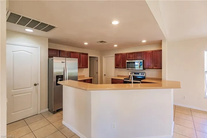 4124 Ne 22nd Pl, Cape Coral Fl 33909