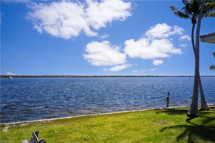Just bring your lounge chair!