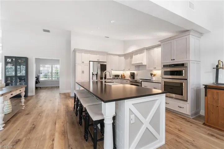 Oversized island with seating for 4