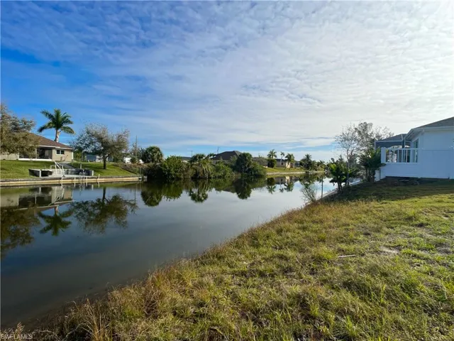 2005 SW 2nd  TER, Cape Coral, FL 33991