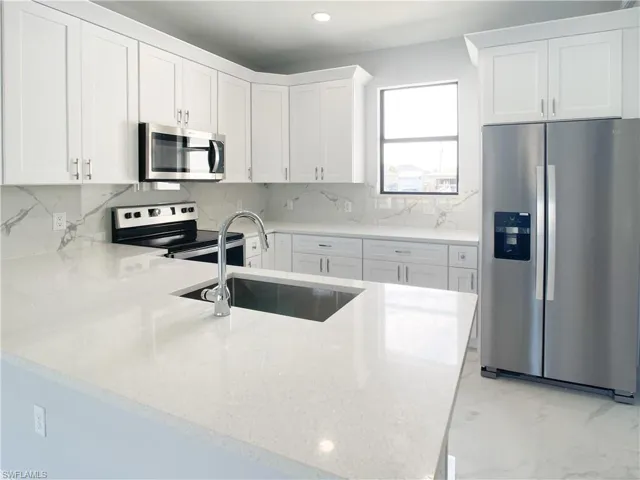 2005 SW 2nd  TER, Cape Coral, FL 33991