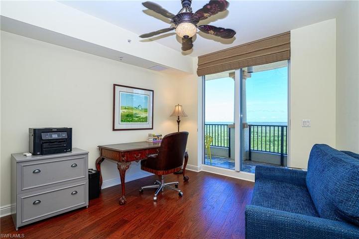 Third bedroom/den
