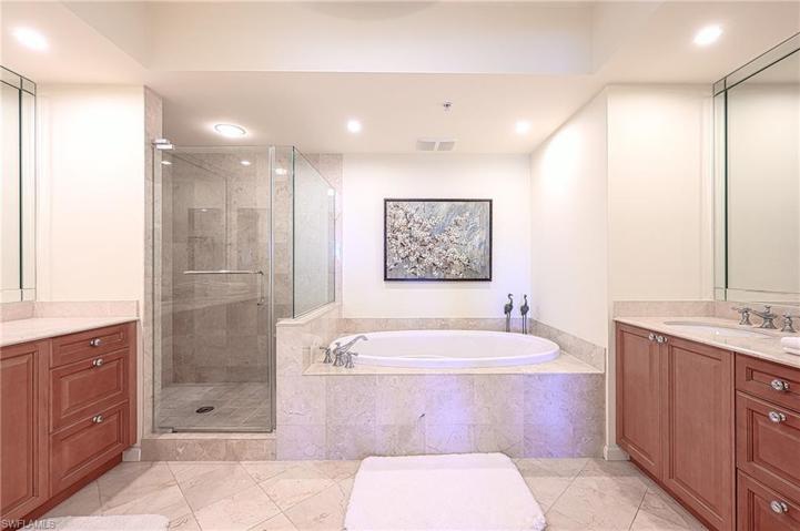 Separate tub & shower