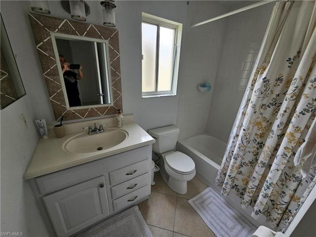 7766 Emerald CIR # 201, NAPLES FL 34109
