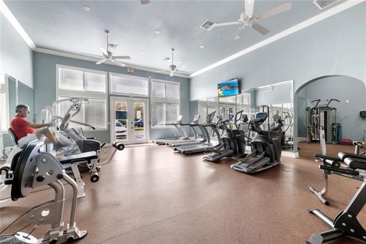 24 Hr Fitness