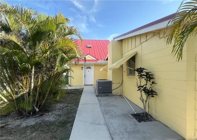 530  100th N AVE, Naples, FL 34108