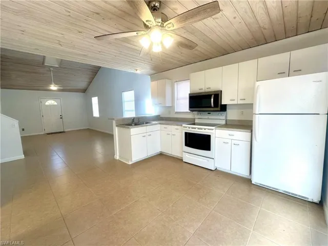 530  100th N AVE, Naples, FL 34108