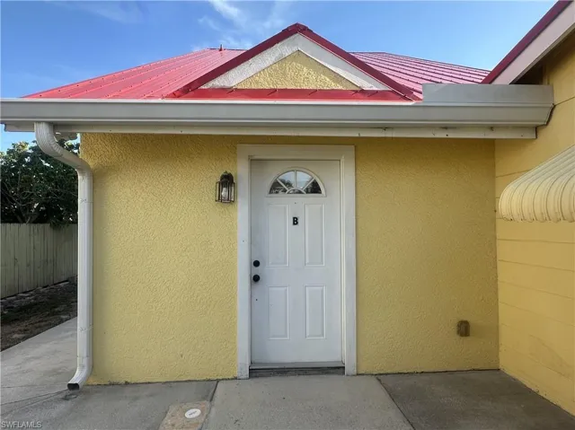 530  100th N AVE, Naples, FL 34108