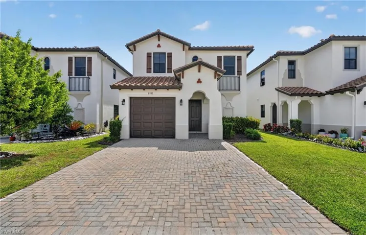 8951 Madrid Cir, Naples, Florida 34104