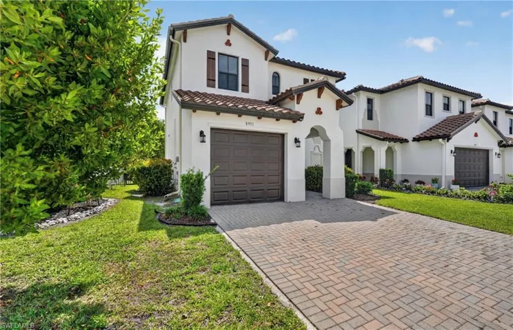 8951 Madrid Cir, Naples, Florida 34104