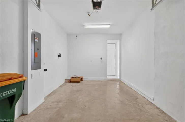 8951 Madrid Cir, Naples, Florida 34104