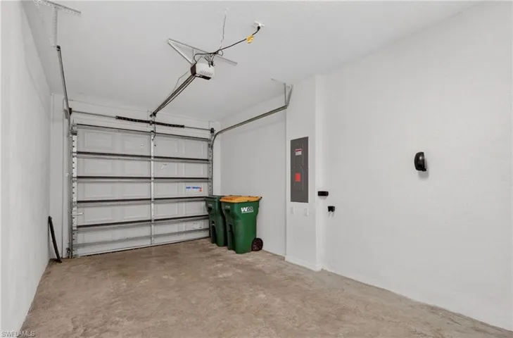 8951 Madrid Cir, Naples, Florida 34104