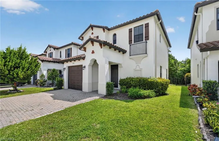 8951 Madrid Cir, Naples, Florida 34104