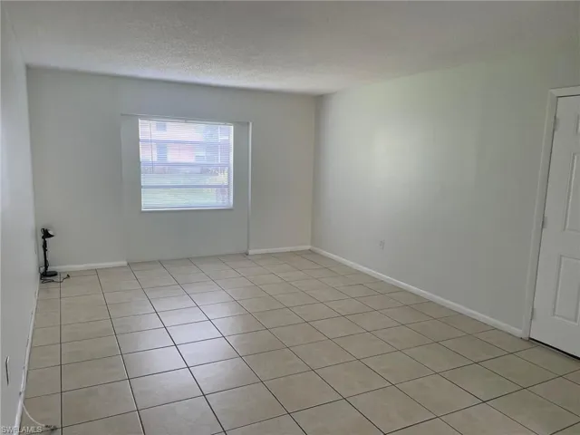 12656 Kenwood Ln B, Fort Myers, Florida 33907