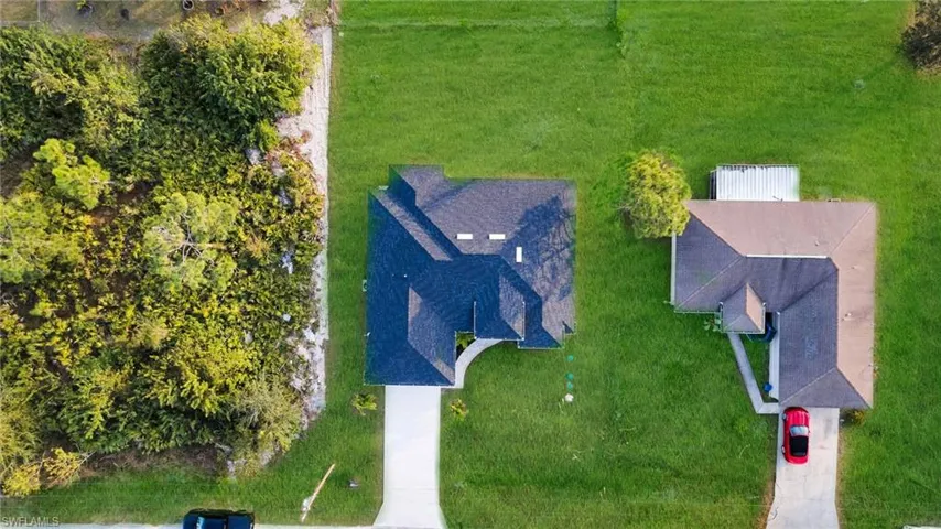 Birds eye view of property