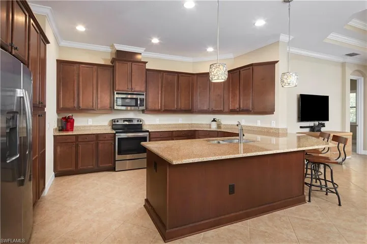 Stainless appliances, pendant lighting and so much storage space -- what's not to love?
