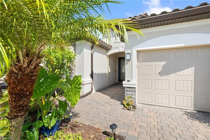 17620 Kinzie Ln, Estero, Florida 33928