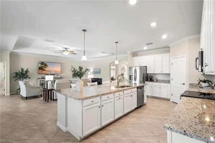 17620 Kinzie Ln, Estero, Florida 33928