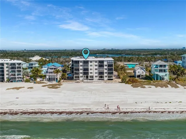 Enjoy the perfect blend of Gulf-front beauty and walkable island convenience.